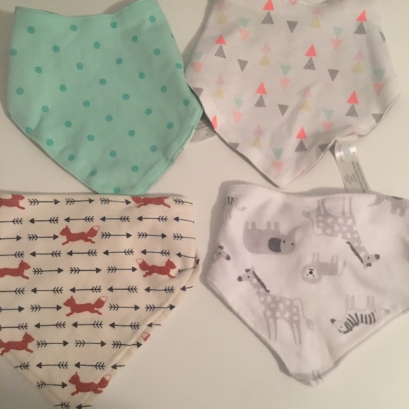 Baby bibs NWOT - Picture 5 of 8